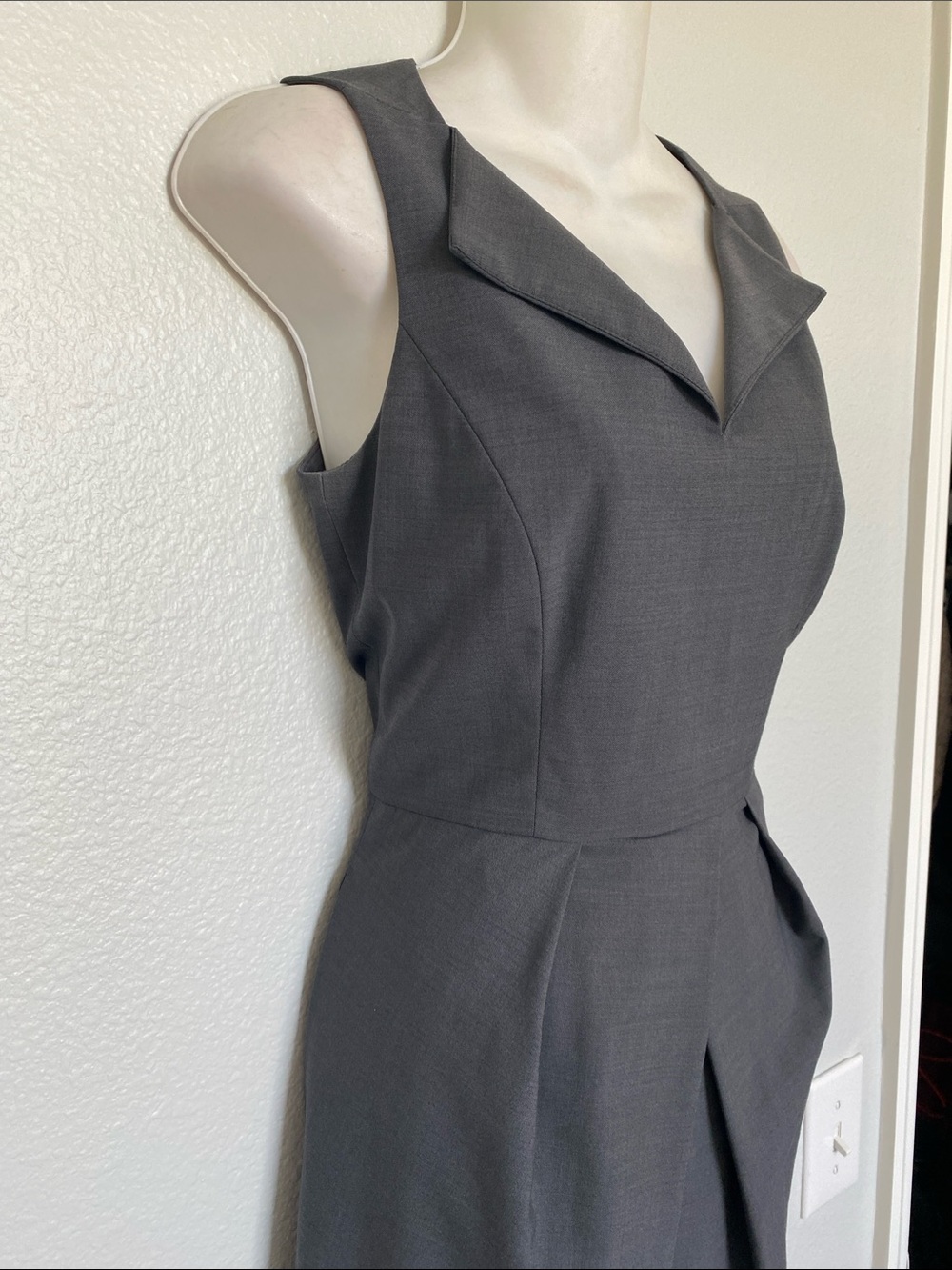 ANTONIO MELANI Charcoal Gray Sleeveless Wool Blend Sheath Dress 2 - Picture 3 of 10